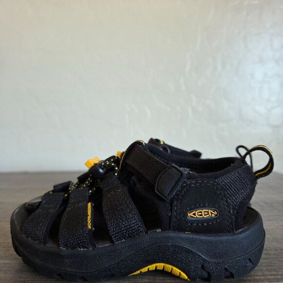 Keen Newport H2 Water Sandals Black/Yellow Sz Toddler's 8 Adjustable Waterproof - Picture 3 of 10